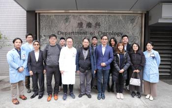 香港港安醫院和東華學院教授一行來訪鏡湖醫院