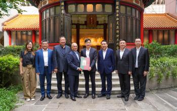 江蘇省政協張樂夫副主席來訪鏡湖